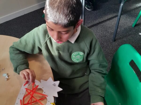 Dream Big Activity – Dream Catchers Learners embraced the theme ‘Making Your Dreams Come True’ by designing beautiful dream catchers and sharing their aspirations. An inspiring activity fostering ambition and creativity.